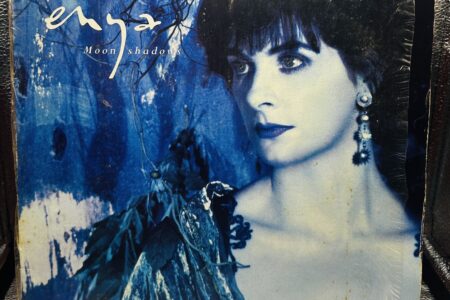 Laser Disc – Enya – Moon Shadows