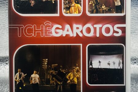 Dvd – Tchê Garotos – Ao Vivo e… Bem Vivo!
